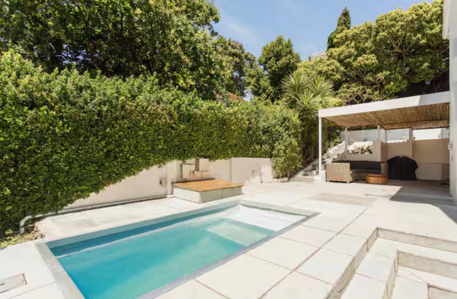 To Let 2 Bedroom Property for Rent in Green Point Western Cape